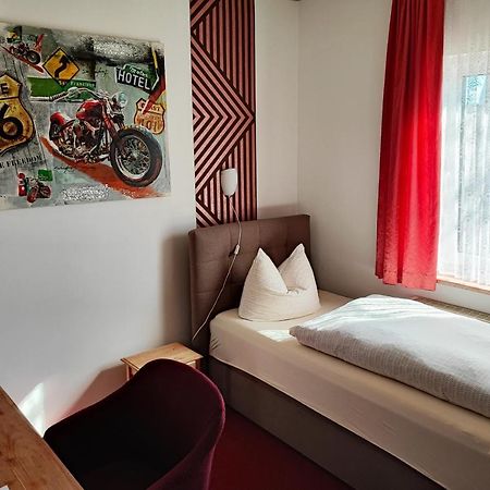 Hotel Und Restaurant Hohenzollern Erfurt Esterno foto