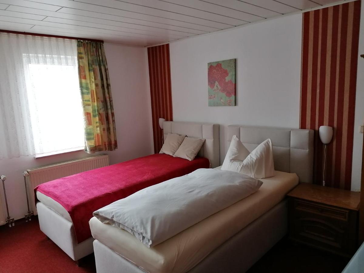 Hotel Und Restaurant Hohenzollern Erfurt Esterno foto