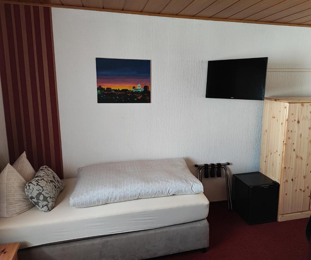 Hotel Und Restaurant Hohenzollern Erfurt Esterno foto
