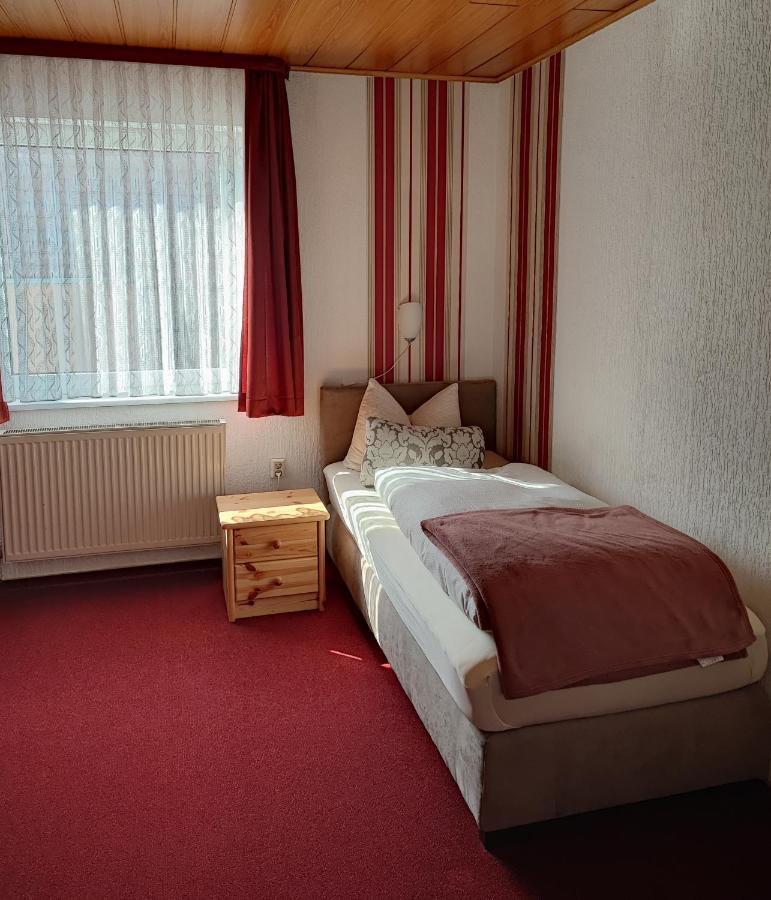 Hotel Und Restaurant Hohenzollern Erfurt Esterno foto